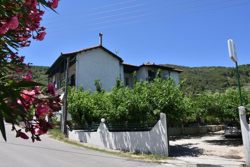 Studio Kostas Otel Asprogerakata Dış mekan fotoğraf